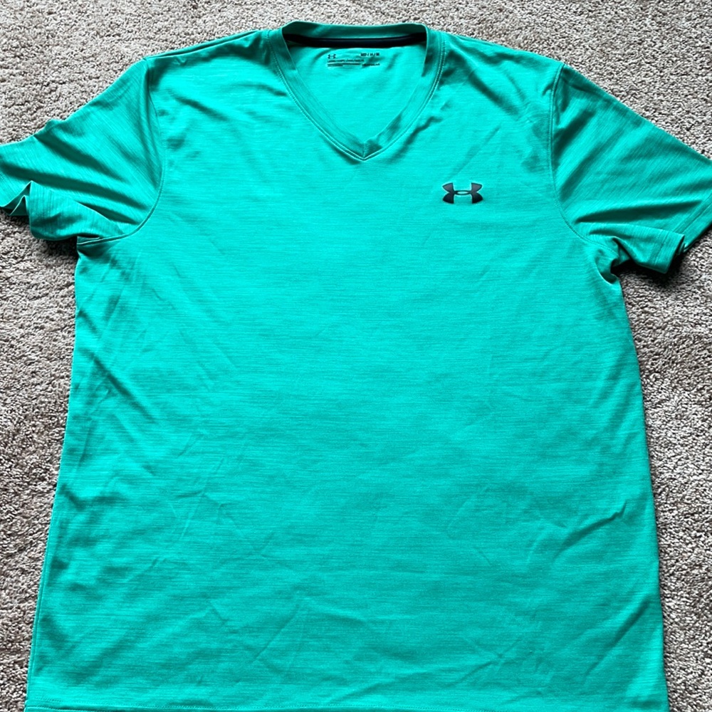 Men’s Under Armour shirt